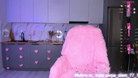 Snapshot of carpe_diemmm chatting on 12/16/24, 02:36 Yummi online show from 12/16/24, 02:36