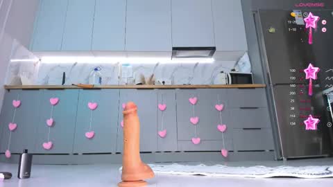 Snapshot of carpe_diemmm chatting on 02/10/25, 09:36 Yummi online show from 02/10/25, 09:36