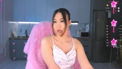 Snapshot of carpe_diemmm chatting on 02/12/25, 09:22 Yummi online show from 02/12/25, 09:22