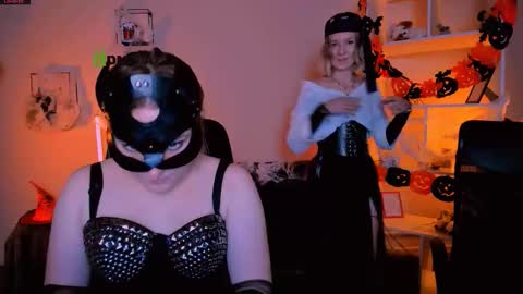 casey_meow_ online show from 10/21/25, 08:48