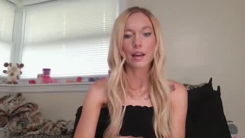 Snapshot of caseygirl6879 chatting on 06/29/26, 03:12 Casey Lakes online show from 06/29/26, 03:12
