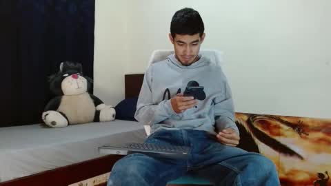 Snapshot of cash_master_san chatting on 10/17/25, 01:09 Cash Master San online show from 10/17/25, 01:09