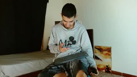 Snapshot of cash_master_san chatting on 10/31/25, 04:57 Cash Master San online show from 10/31/25, 04:57