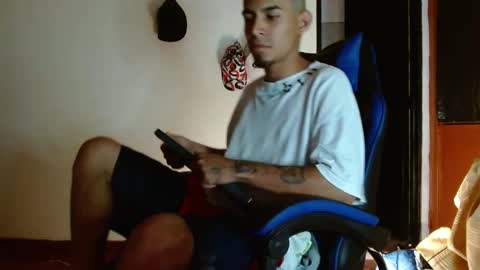 Snapshot of cash_master_san chatting on 11/16/25, 01:33 Cash Master San online show from 11/16/25, 01:33