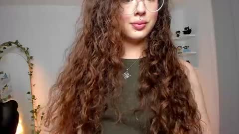 Snapshot of cassandra_caiin chatting on 07/21/26, 10:23 Cassie online show from 07/21/26, 10:23