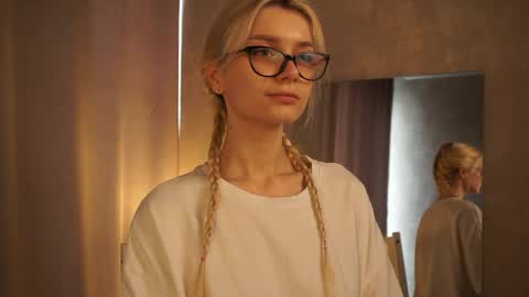 Cassie online show from 03/11/25, 10:40