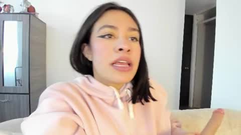 Snapshot of cassie_jones1 chatting on 07/04/26, 01:28 Cassie Jones online show from 07/04/26, 01:28