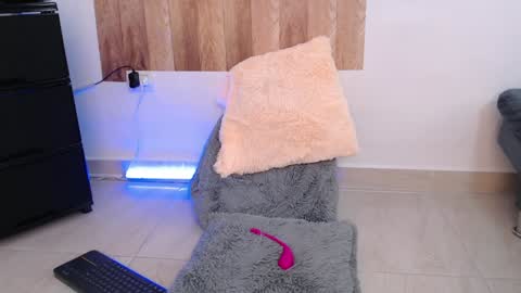 Susana independent model online show from 12/16/24, 02:16