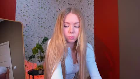 Hello my name is Cassie and my friend Nilo is also here online show from 03/05/25, 06:54
