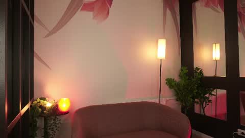 Snapshot of cassie_palmer chatting on 07/23/26, 06:28 Hello my name is Cassie and my friend Nilo is also here online show from 07/23/26, 06:28