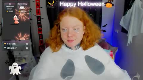 Cassie online show from 10/31/25, 09:49