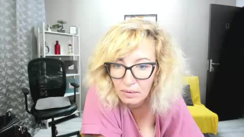 Snapshot of cassiejonas chatting on 07/07/26, 02:47 CassieJonas online show from 07/07/26, 02:47