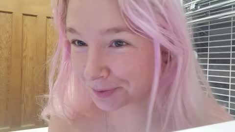 Snapshot of cassieluna chatting on 01/19/26, 06:17 Cassie online show from 01/19/26, 06:17