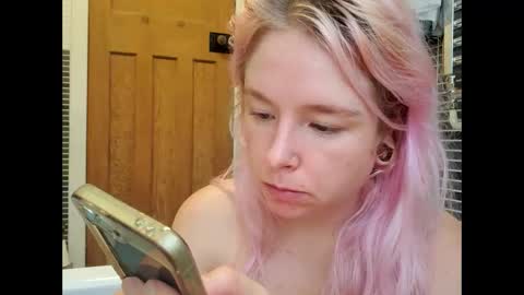 Snapshot of cassieluna chatting on 02/04/26, 08:42 Cassie online show from 02/04/26, 08:42