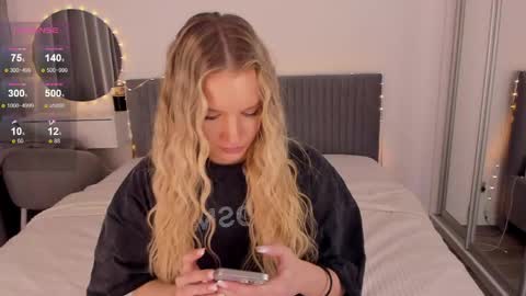 Angel 3 online show from 04/17/26, 02:20