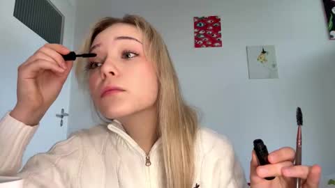 Olivia online show from 02/17/26, 09:06