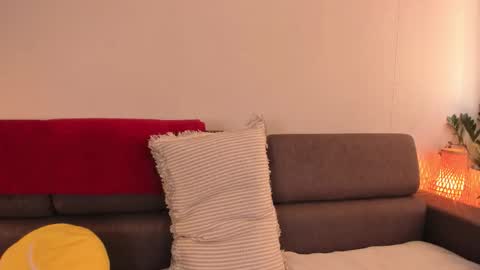  cassandra  online show from 10/20/25, 12:05