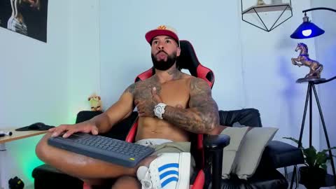 Snapshot of casticatheking chatting on 01/22/25, 08:38 Matheo Brown online show from 01/22/25, 08:38