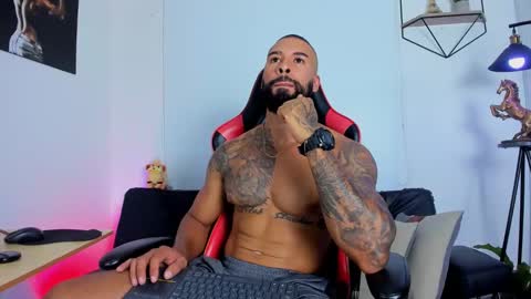 Snapshot of casticatheking chatting on 01/26/25, 10:57 Matheo Brown online show from 01/26/25, 10:57