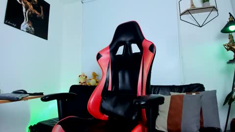 Snapshot of casticatheking chatting on 03/12/25, 04:56 Matheo Brown online show from 03/12/25, 04:56