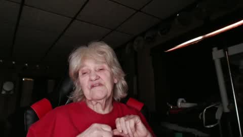 Snapshot of cat9paw chatting on 12/23/24, 04:39 cat online show from 12/23/24, 04:39