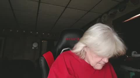 Snapshot of cat9paw chatting on 12/23/24, 07:41 cat online show from 12/23/24, 07:41