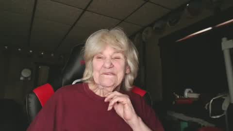 Snapshot of cat9paw chatting on 12/24/24, 07:55 cat online show from 12/24/24, 07:55