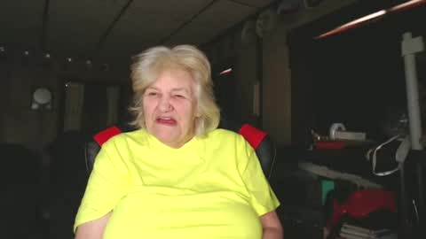 Snapshot of cat9paw chatting on 12/25/24, 06:19 cat online show from 12/25/24, 06:19