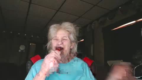 Snapshot of cat9paw chatting on 12/27/24, 05:05 cat online show from 12/27/24, 05:05