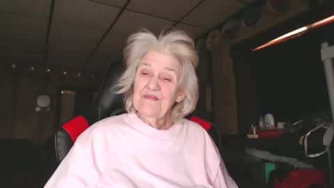 Snapshot of cat9paw chatting on 12/28/24, 05:14 cat online show from 12/28/24, 05:14