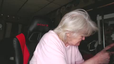 Snapshot of cat9paw chatting on 12/29/24, 04:40 cat online show from 12/29/24, 04:40