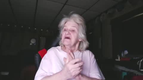 Snapshot of cat9paw chatting on 12/30/24, 06:38 cat online show from 12/30/24, 06:38