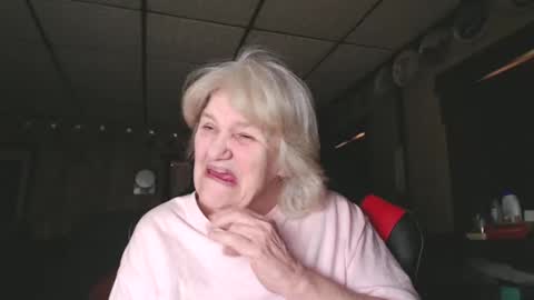 Snapshot of cat9paw chatting on 12/31/24, 04:35 cat online show from 12/31/24, 04:35