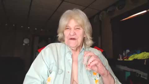 Snapshot of cat9paw chatting on 01/17/25, 07:38 cat online show from 01/17/25, 07:38