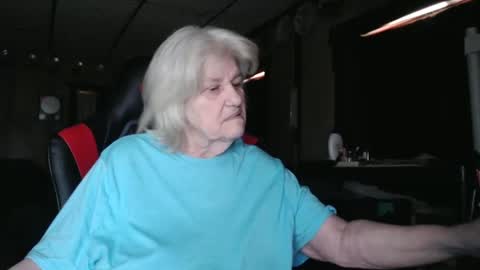 Snapshot of cat9paw chatting on 02/14/25, 05:14 cat online show from 02/14/25, 05:14