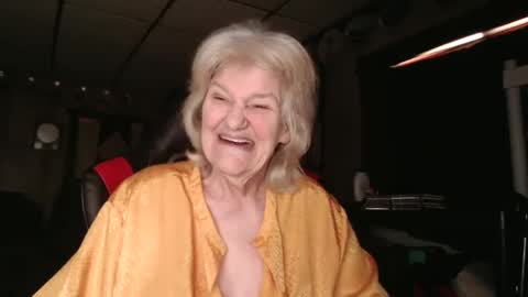 Snapshot of cat9paw chatting on 02/19/25, 04:00 cat online show from 02/19/25, 04:00