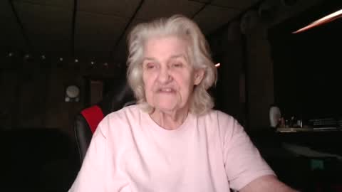 Snapshot of cat9paw chatting on 02/20/25, 05:18 cat online show from 02/20/25, 05:18