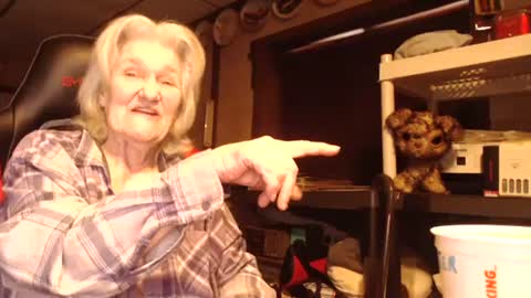 Snapshot of cat9paw chatting on 02/25/25, 09:35 cat online show from 02/25/25, 09:35