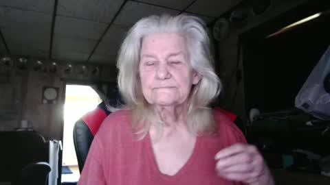 Snapshot of cat9paw chatting on 10/03/25, 05:43 cat online show from 10/03/25, 05:43