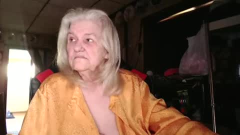 Snapshot of cat9paw chatting on 10/05/25, 04:38 cat online show from 10/05/25, 04:38