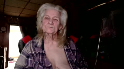 Snapshot of cat9paw chatting on 10/07/25, 05:10 cat online show from 10/07/25, 05:10