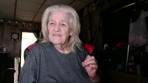 Snapshot of cat9paw chatting on 10/13/25, 04:29 cat online show from 10/13/25, 04:29