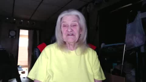 Snapshot of cat9paw chatting on 10/22/25, 06:18 cat online show from 10/22/25, 06:18