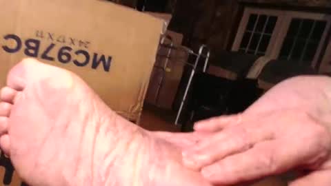 Snapshot of cat9paw chatting on 10/28/25, 07:27 cat online show from 10/28/25, 07:27