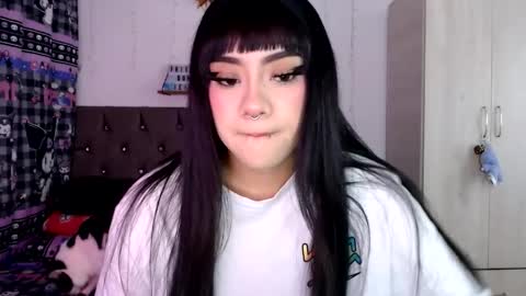 Mila online show from 03/25/26, 04:07