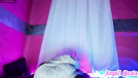 Snapshot of cata_angel1 chatting on 01/28/25, 04:18 Cata Angel online show from 01/28/25, 04:18