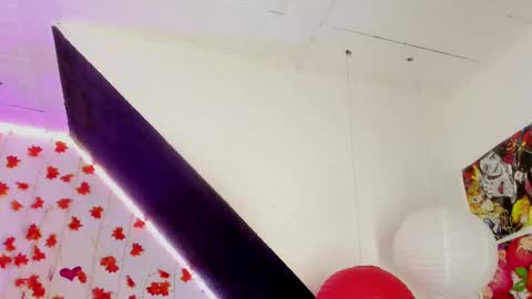 Cata green model independient online show from 02/18/25, 12:26