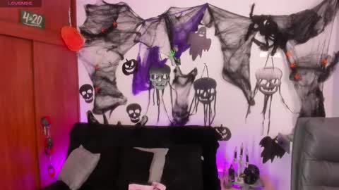 Cata green model independient online show from 10/14/25, 08:09