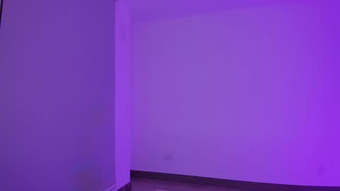 Snapshot of cata_n_cami chatting on 09/17/25, 04:25 cata_n_cami online show from 09/17/25, 04:25