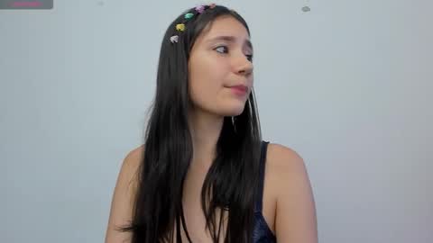 Snapshot of catalella_0 chatting on 10/24/25, 10:28 Catalella online show from 10/24/25, 10:28